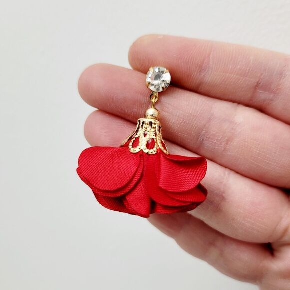 2/$20 Brand New Gold Tone Red Flower Rhinestone Earrings - Picture 3 of 7